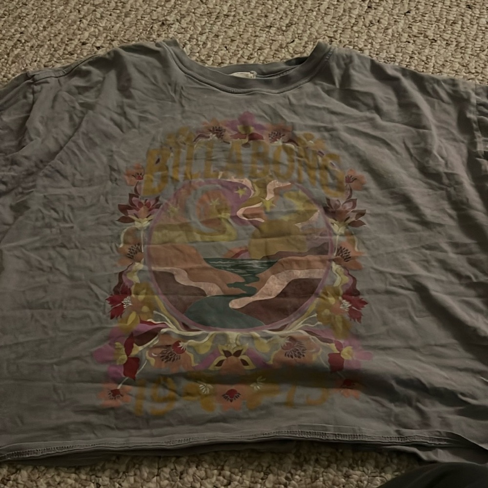 Billabong cropped tshirt